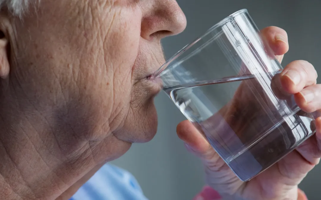 Odwodnienie u starszej osoby. O czym warto pamiętać?